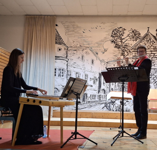 Vanessa Lettner Zither und Margit Eilmannsberger Flöte