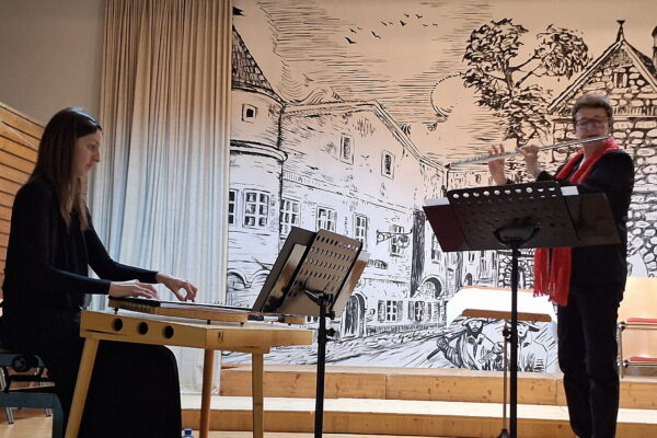 Vanessa Lettner Zither und Margit Eilmannsberger Fl&ouml;te